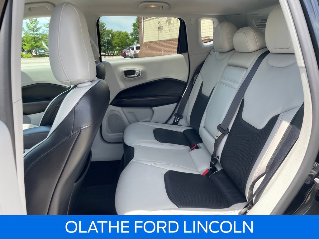 Used 2017 Jeep Compass Limited w/ Navigation Group AWD/4WD image 25