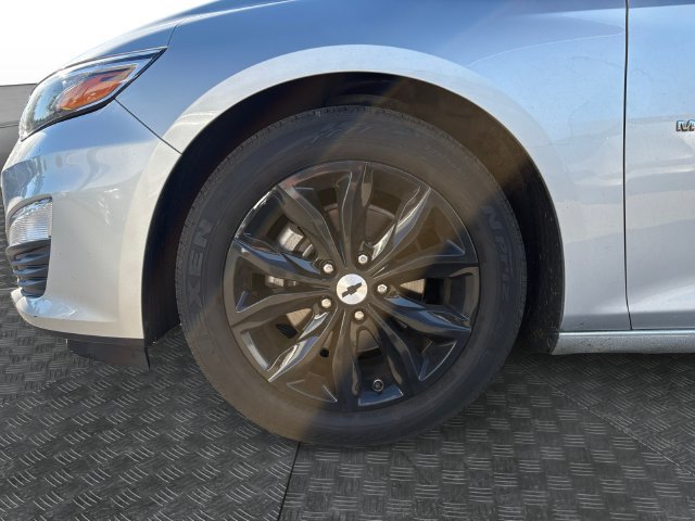 Used 2020 Chevrolet Malibu LT FWD image 13