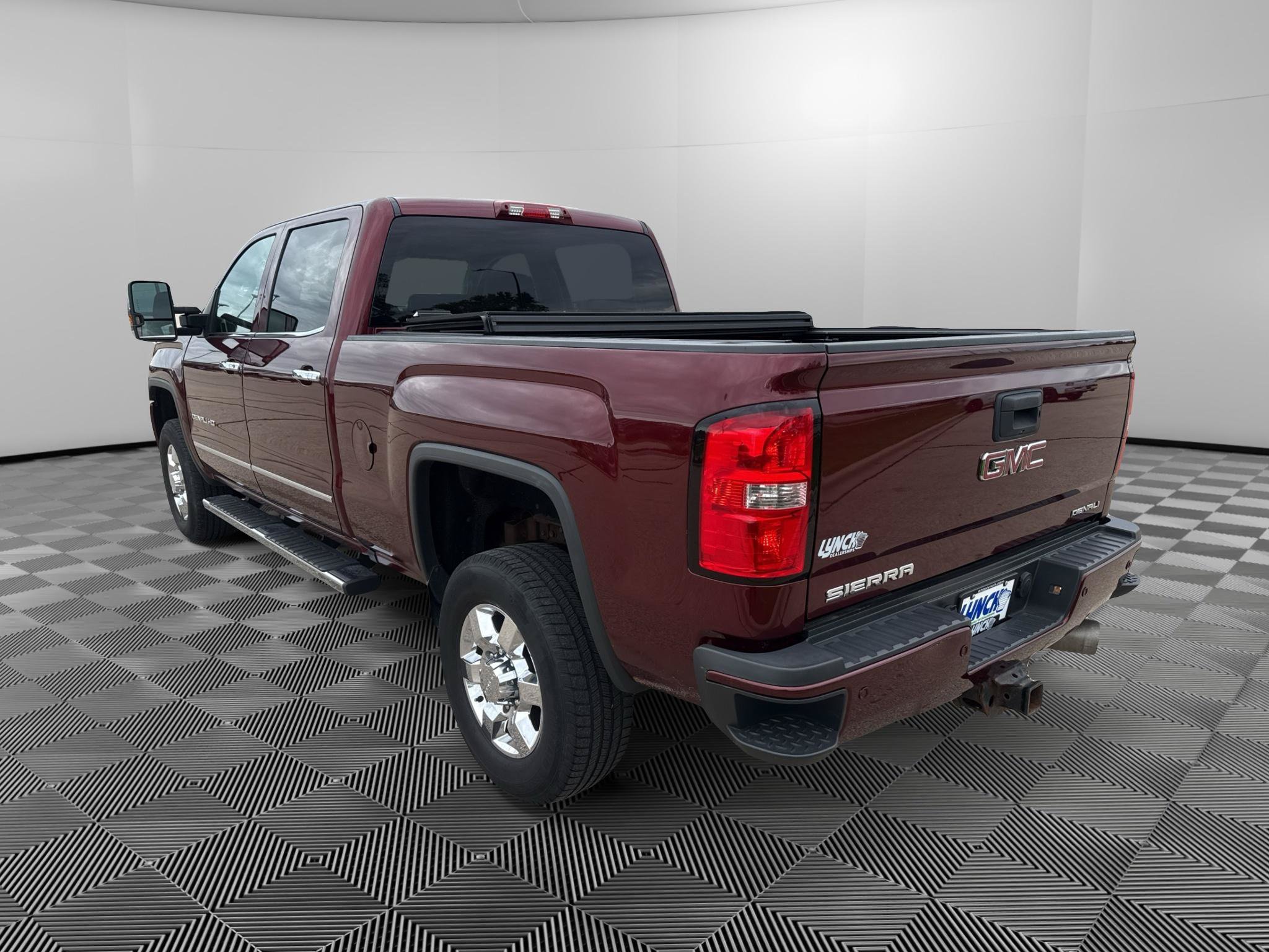 Used 2017 GMC Sierra 3500 Denali w/ Duramax Plus Package AWD/4WD image 3