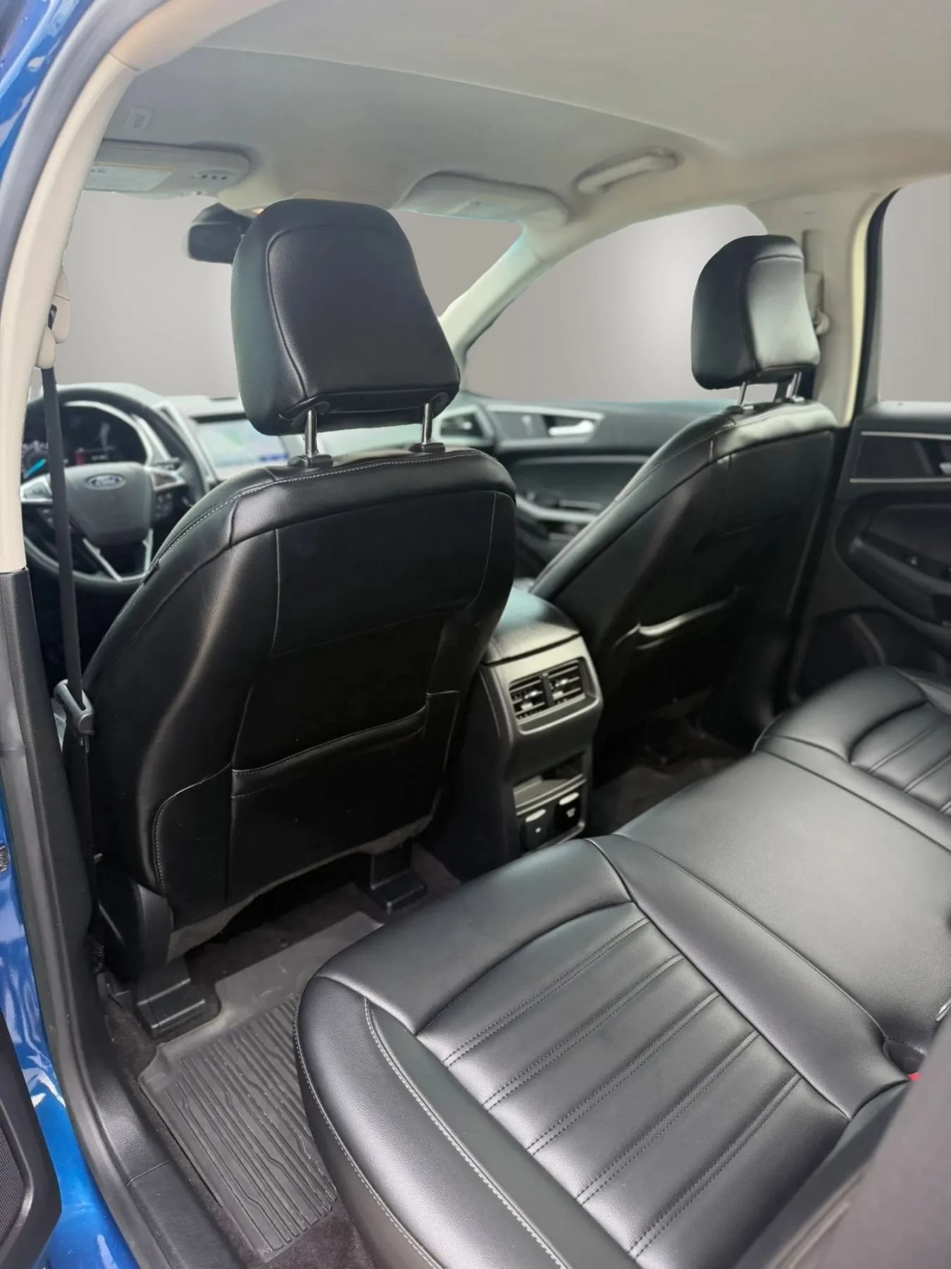 Used 2020 Ford Edge SEL w/ Convenience Package FWD image 17