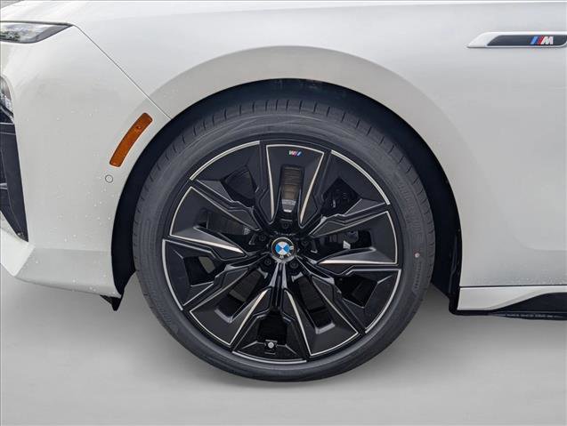 New 2026 BMW i7 M70 w/ Executive Package AWD/4WD image 9