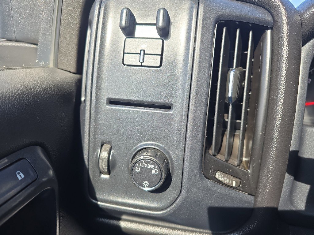Used 2015 Chevrolet Silverado 3500 W/T image 20