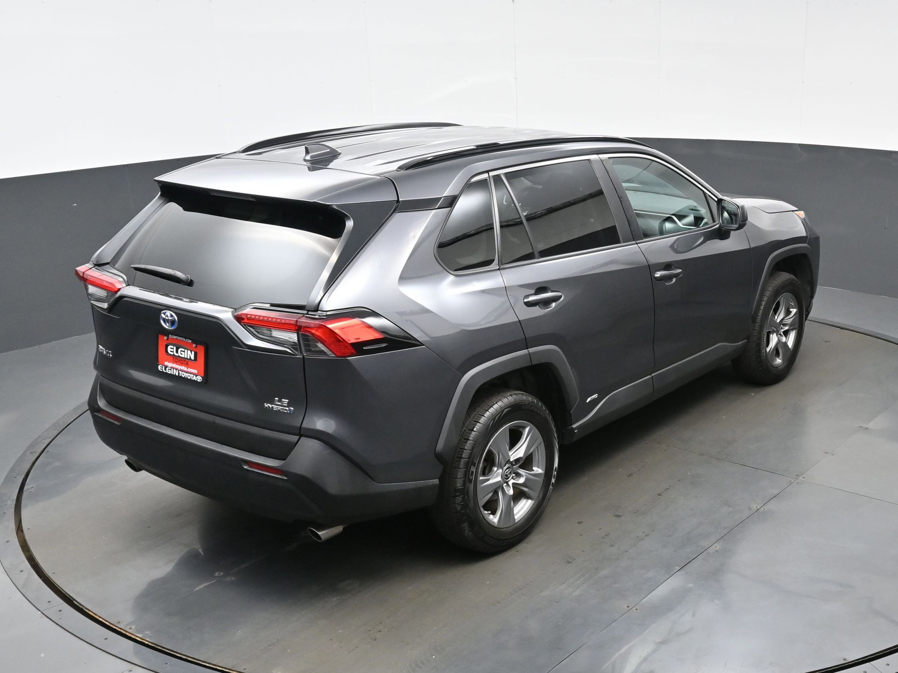 Used 2022 Toyota RAV4 LE AWD/4WD image 38