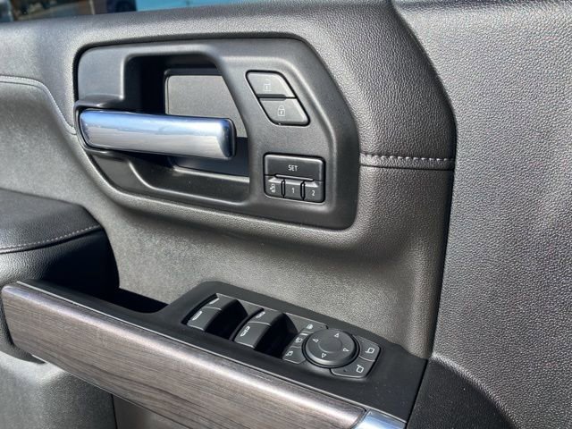 Used 2022 Chevrolet Silverado 2500 LTZ w/ LTZ Plus Package image 18