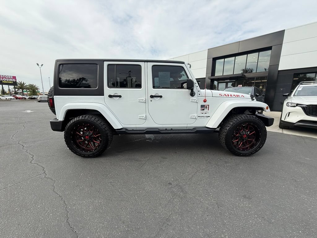 Used 2018 Jeep Wrangler Unlimited Sahara AWD/4WD image 14