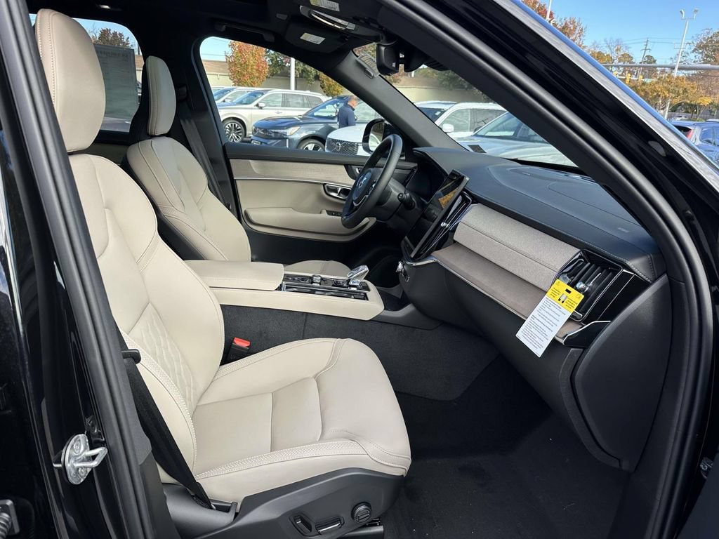 New 2026 Volvo XC90 T8 Plus w/ Protection Package Premier AWD/4WD image 11