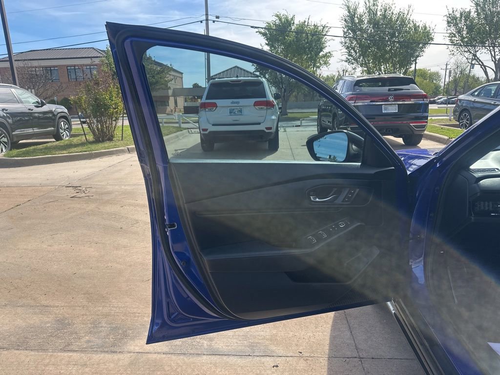 Used 2023 Honda Accord Sport image 12