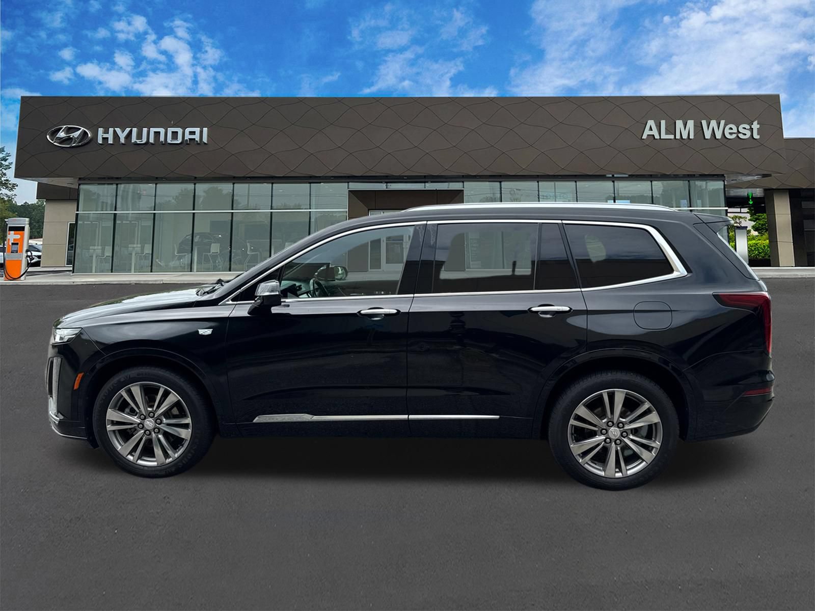 Used 2022 Cadillac XT6 Premium Luxury FWD image 8