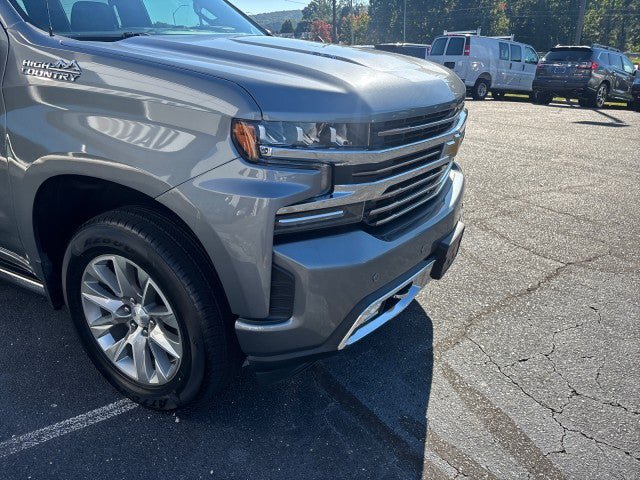 Used 2019 Chevrolet Silverado 1500 High Country w/ Technology Package AWD/4WD image 6