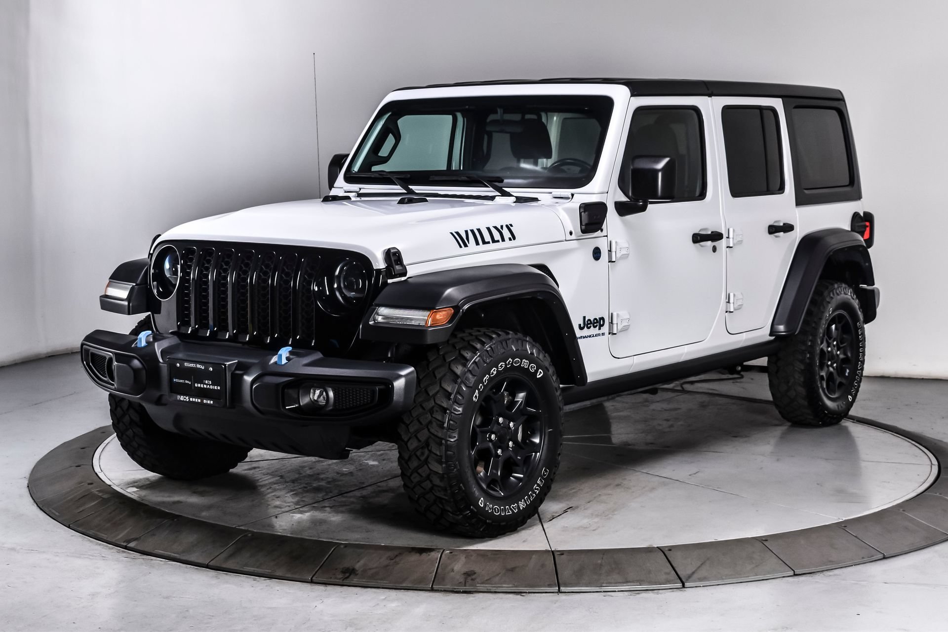 Used 2023 Jeep Wrangler Unlimited w/ Cold Weather Group AWD/4WD image 2