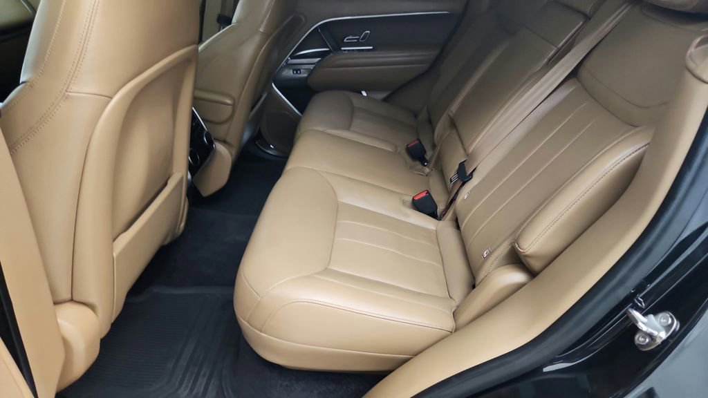 Used 2025 Land Rover Range Rover SE AWD/4WD image 35