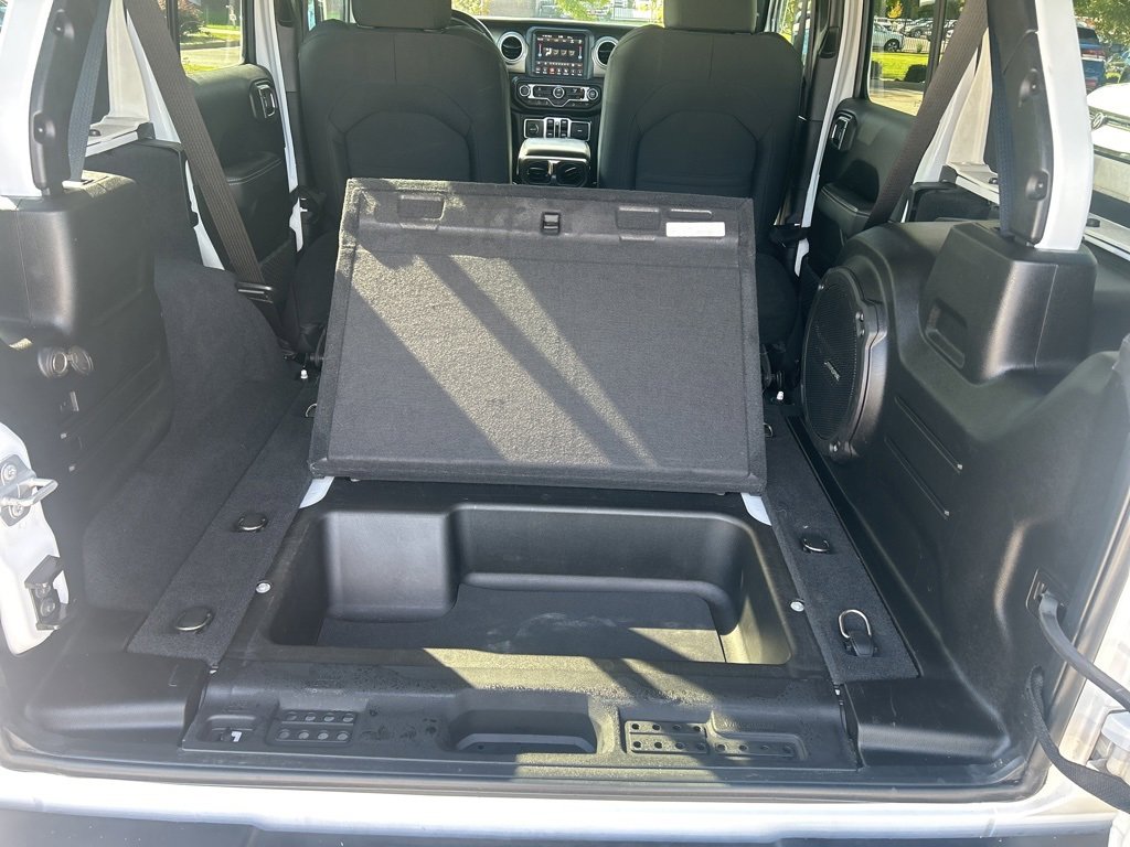 Used 2018 Jeep Wrangler Unlimited Sahara image 35