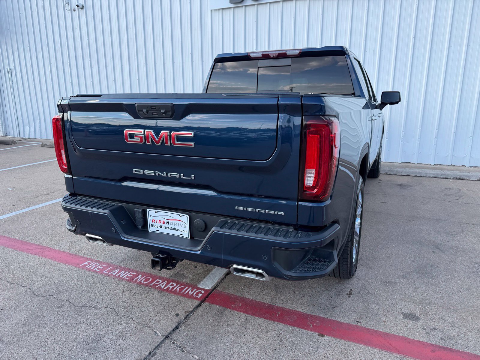 Used 2023 GMC Sierra 1500 Denali w/ Denali Reserve Package AWD/4WD image 7