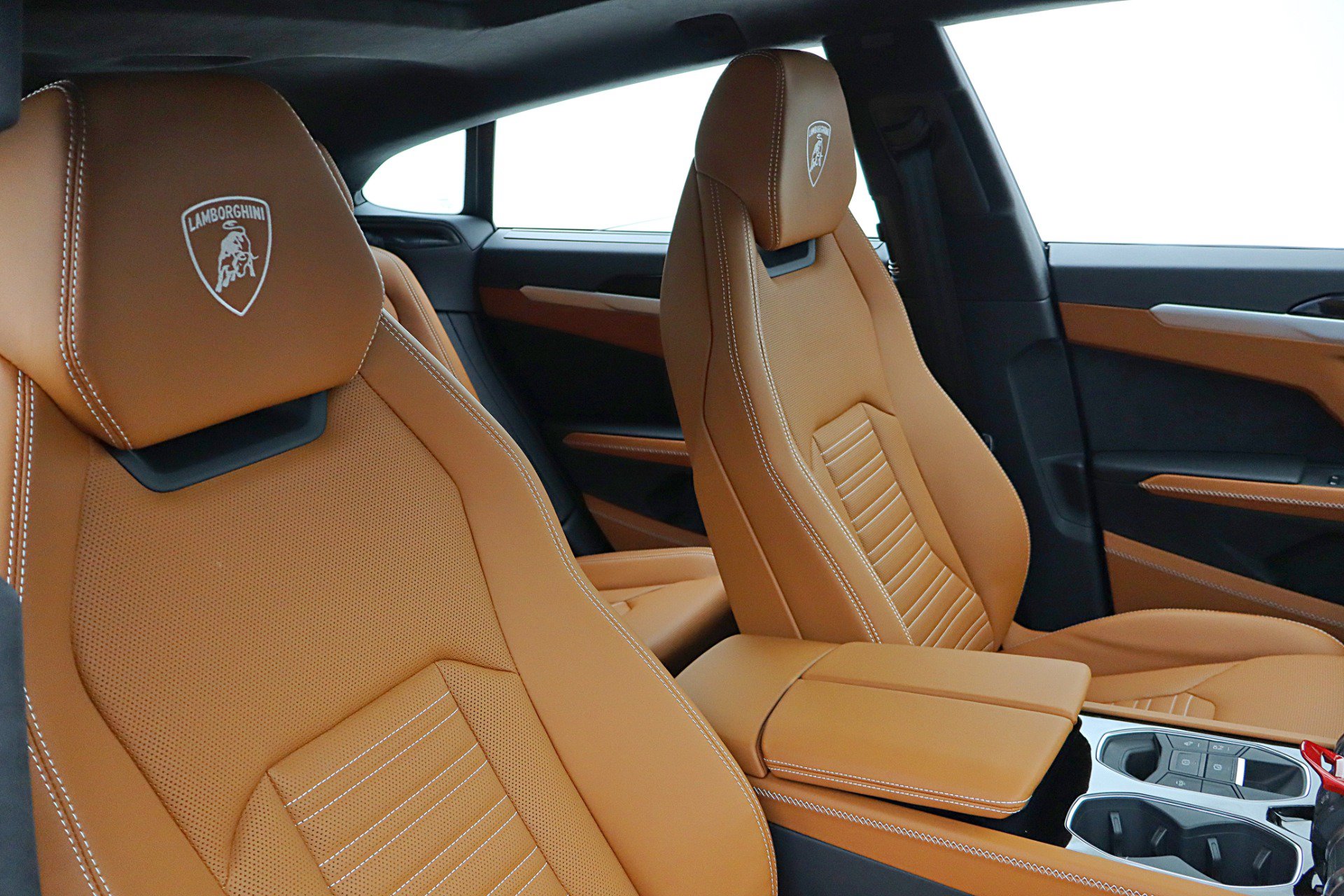 Used 2026 Lamborghini Urus SE AWD/4WD image 39