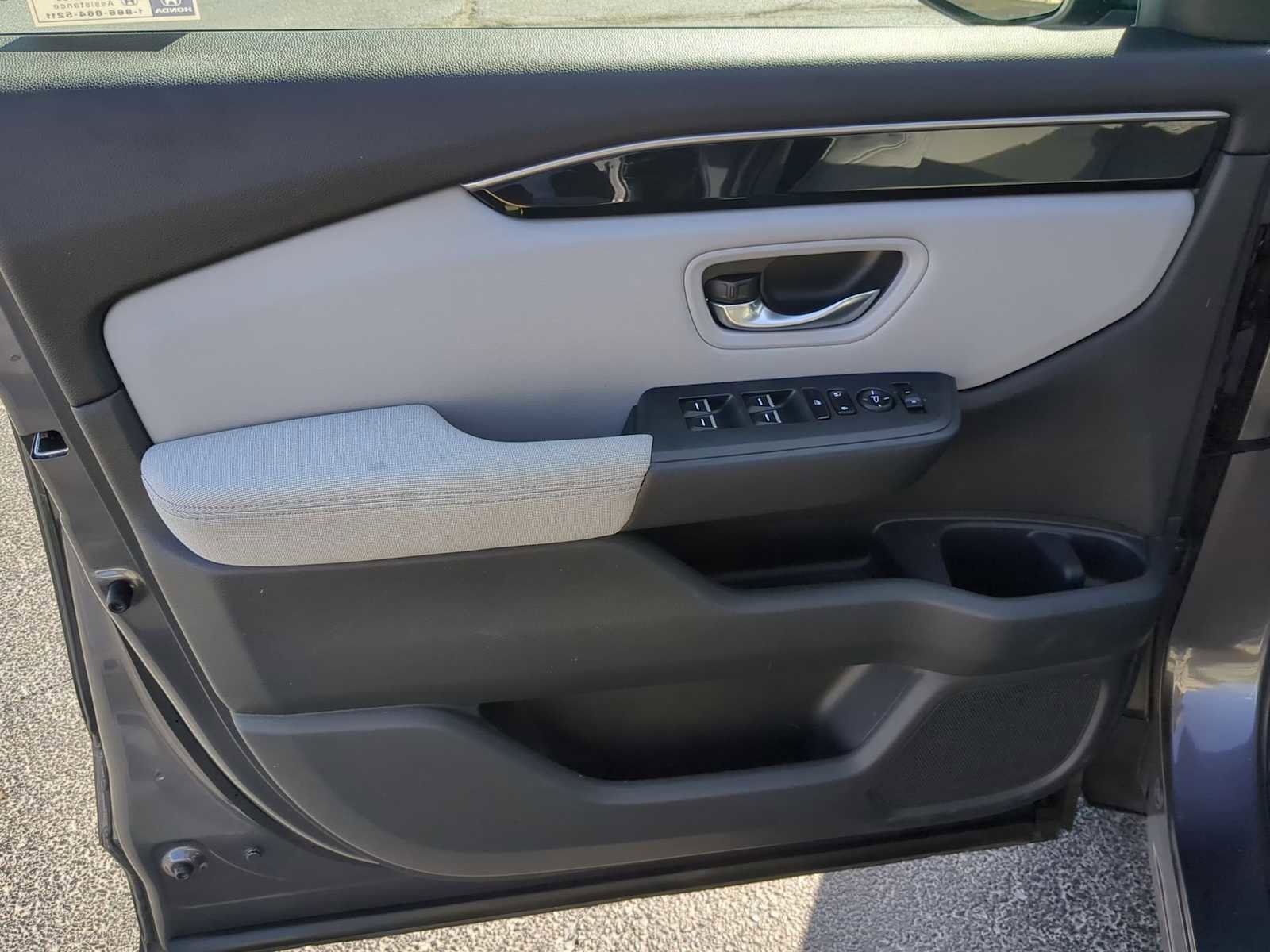 Used 2023 Honda Pilot LX image 11