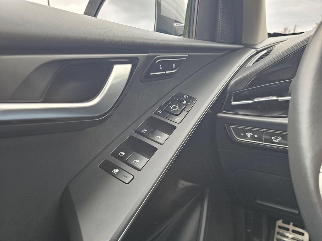 Used 2023 Kia Niro Wave w/ Wave Preserve Package FWD image 33