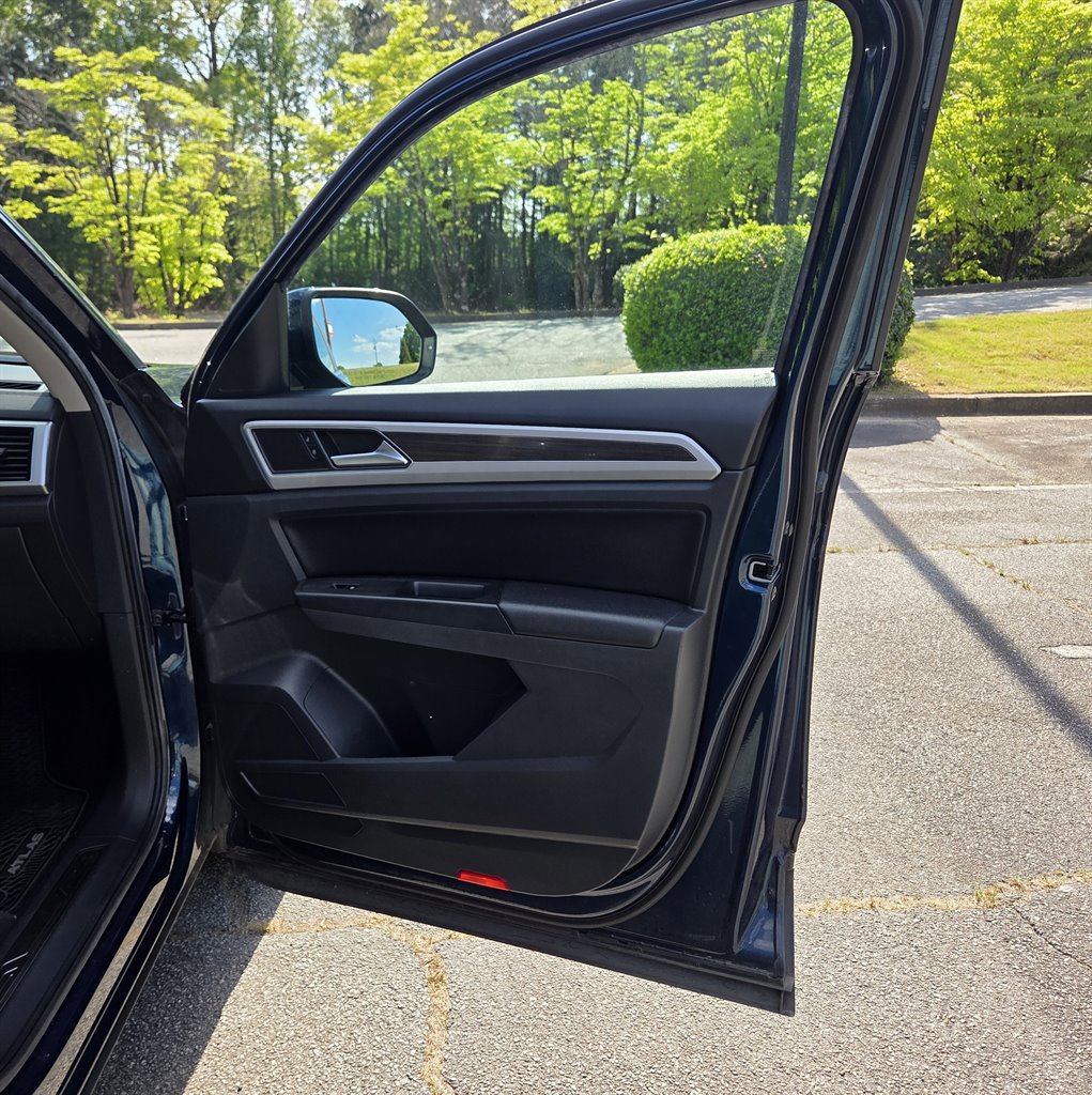 Used 2018 Volkswagen Atlas SEL image 33