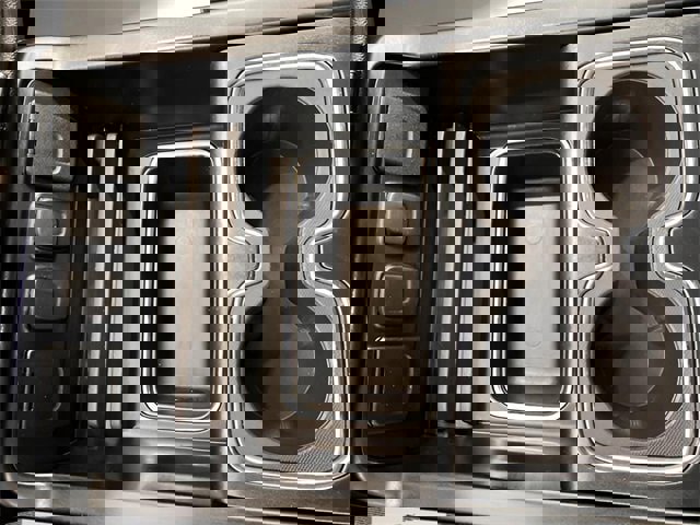 Used 2018 Chevrolet Silverado 1500 High Country image 29