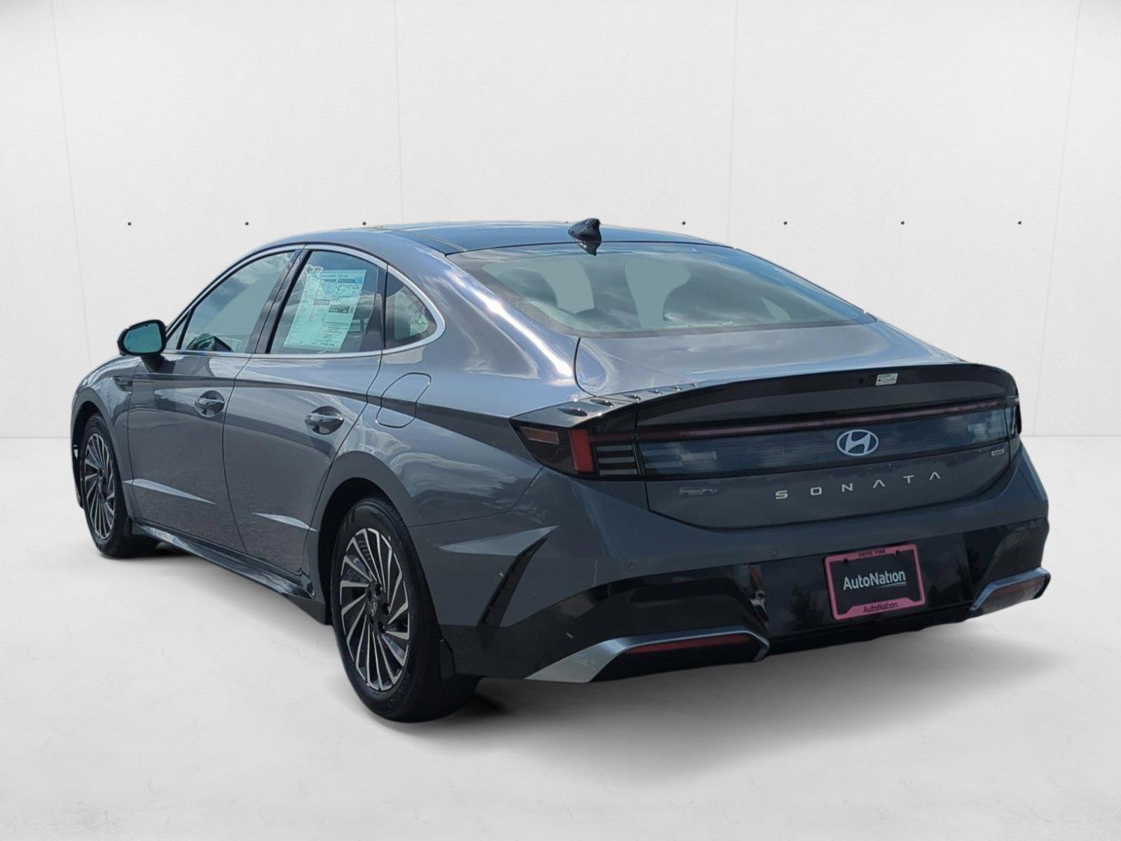 New 2025 Hyundai Sonata Limited FWD image 9
