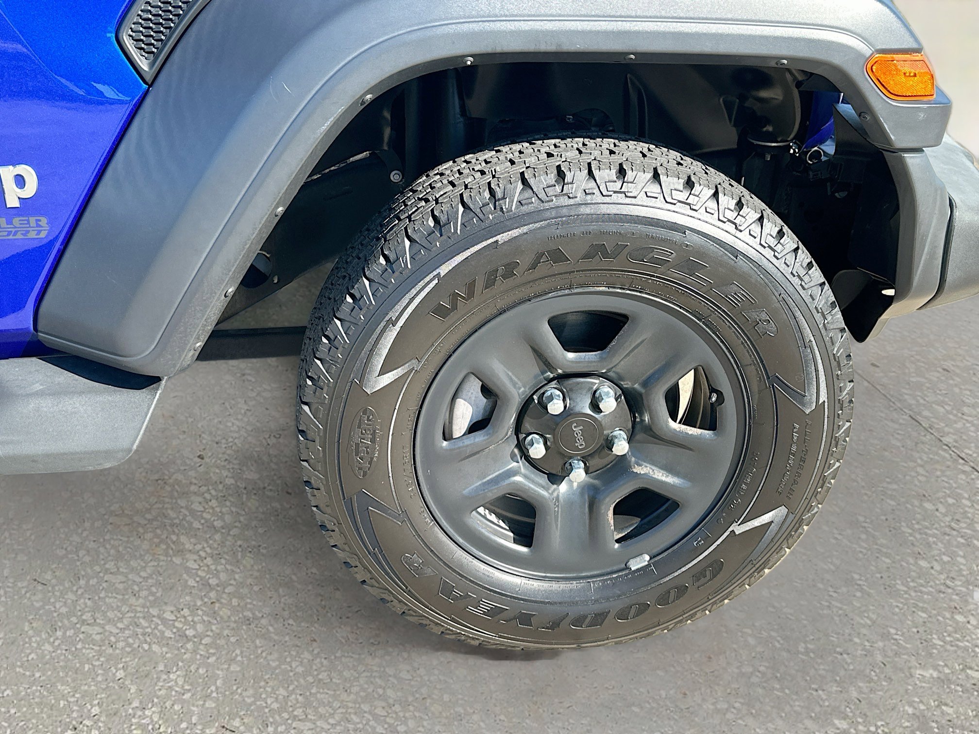 Used 2019 Jeep Wrangler Sport image 28