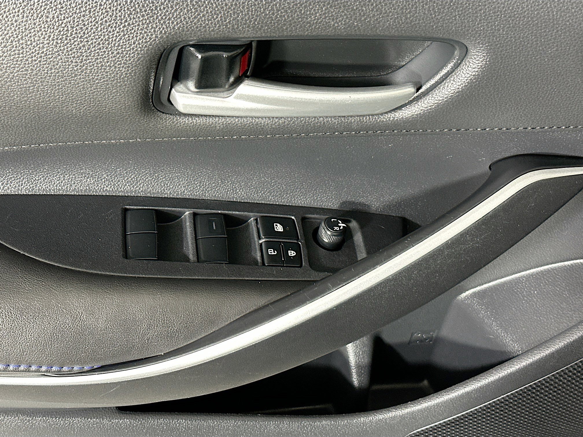 Used 2020 Toyota Corolla SE FWD image 14