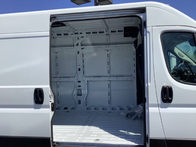 Used 2025 RAM ProMaster 2500 w/ Convenience Group FWD image 24