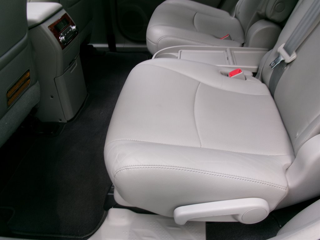 Used 2012 Toyota Highlander Limited w/ Tow Pkg FWD image 29