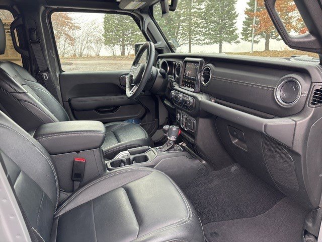 Used 2023 Jeep Wrangler Sahara w/ Cold Weather Group image 11