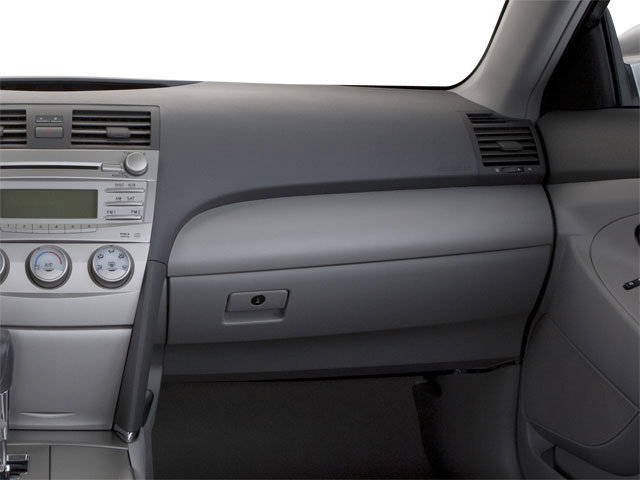Used 2010 Toyota Camry LE FWD image 17