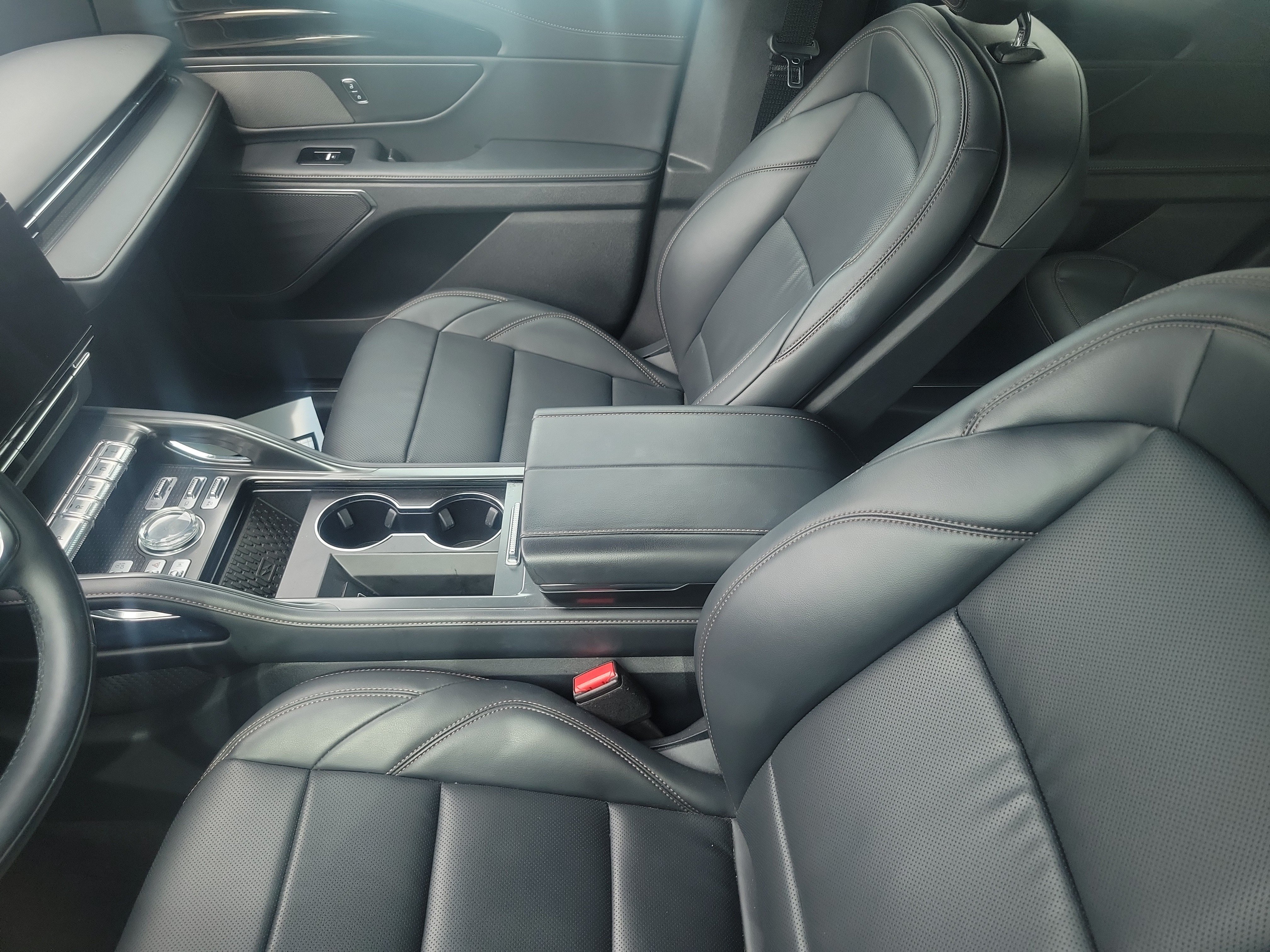 Certified 2024 Lincoln Nautilus Premier w/ Jet Appearance Package AWD/4WD image 12