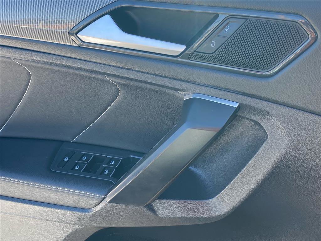 Used 2022 Volkswagen Tiguan SE image 18