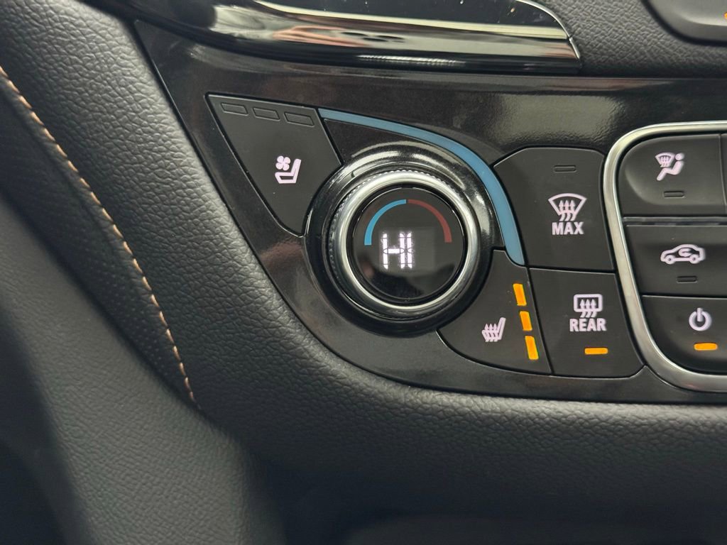 Used 2024 Chevrolet Equinox Premier image 6