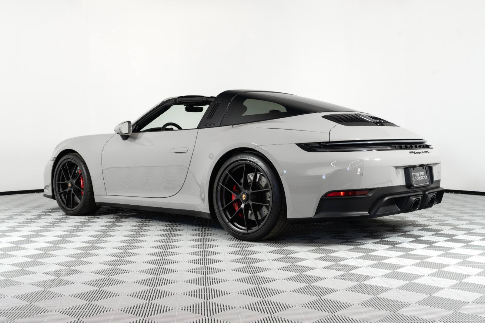 Used 2025 Porsche 911 Targa 4 GTS AWD/4WD image 2