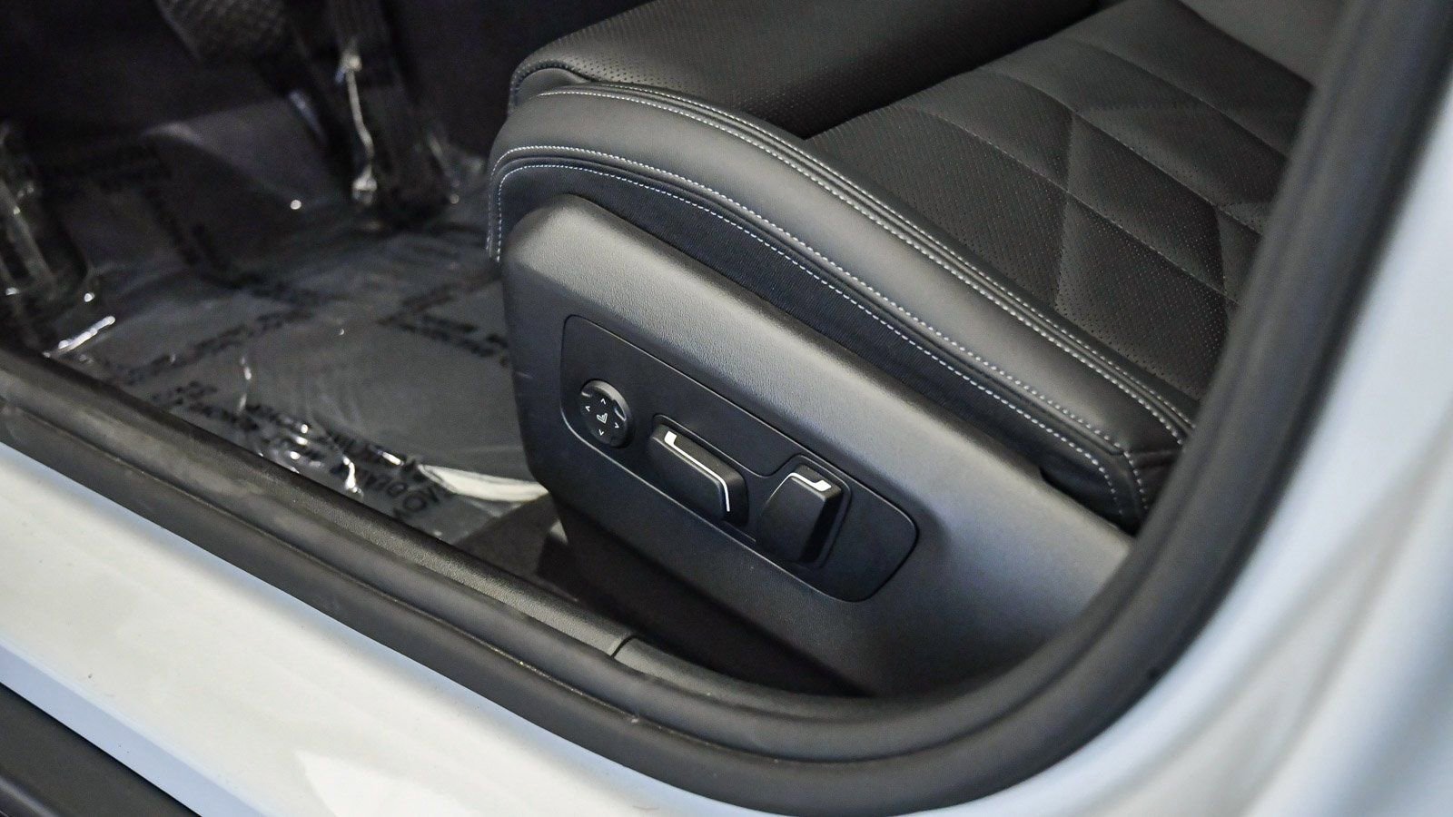 Used 2025 BMW 530i image 23