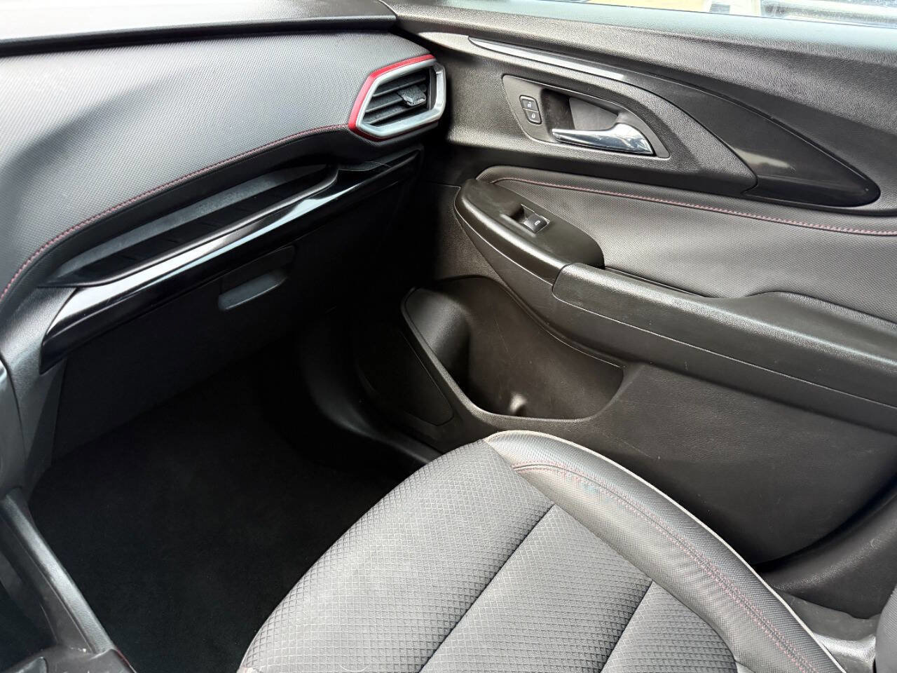 Used 2023 Chevrolet TrailBlazer RS image 16