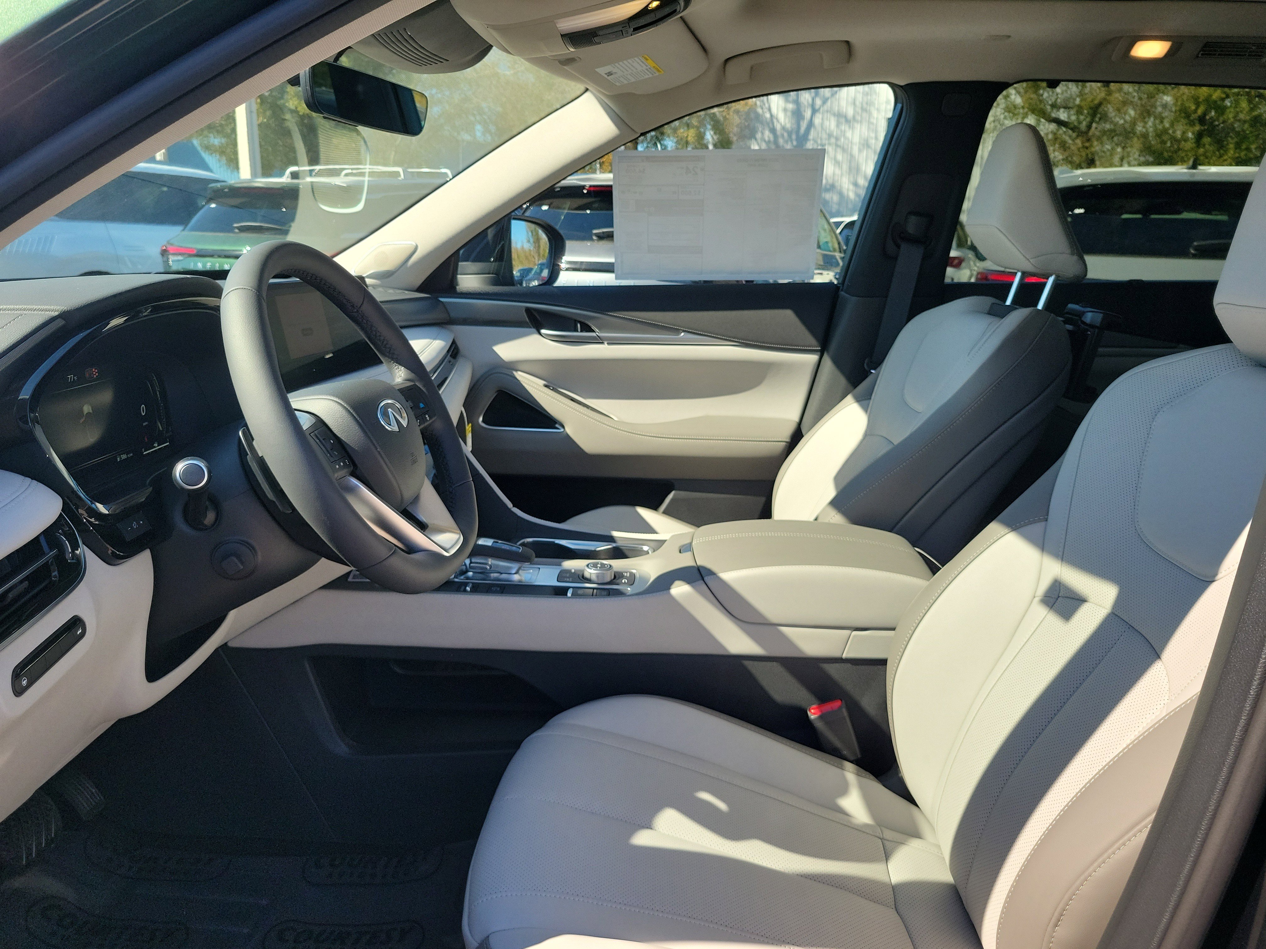 New 2026 INFINITI QX60 Luxe w/ Family Package image 25