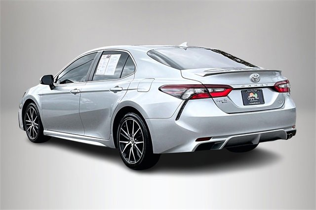 Used 2021 Toyota Camry SE image 4