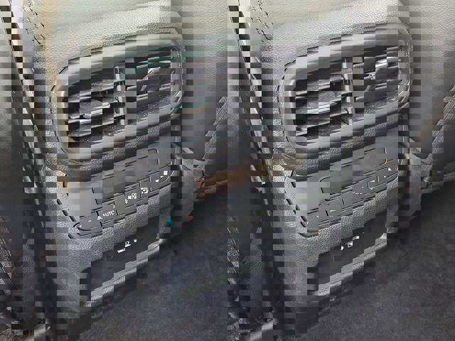 Used 2025 Honda Pilot Touring image 14