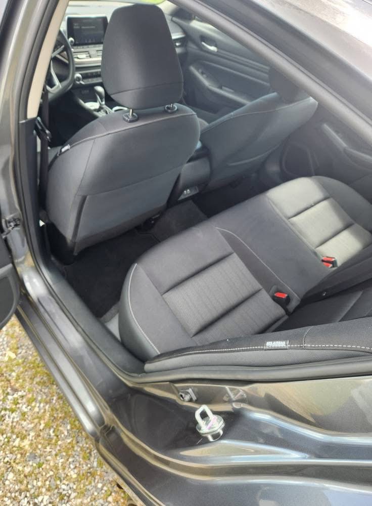 Used 2024 Nissan Altima 2.5 SV FWD image 4