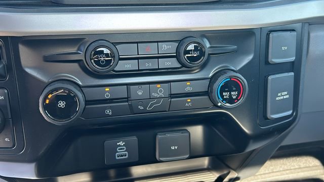 New 2025 Ford F550 4x4 Regular Cab Super Duty image 15