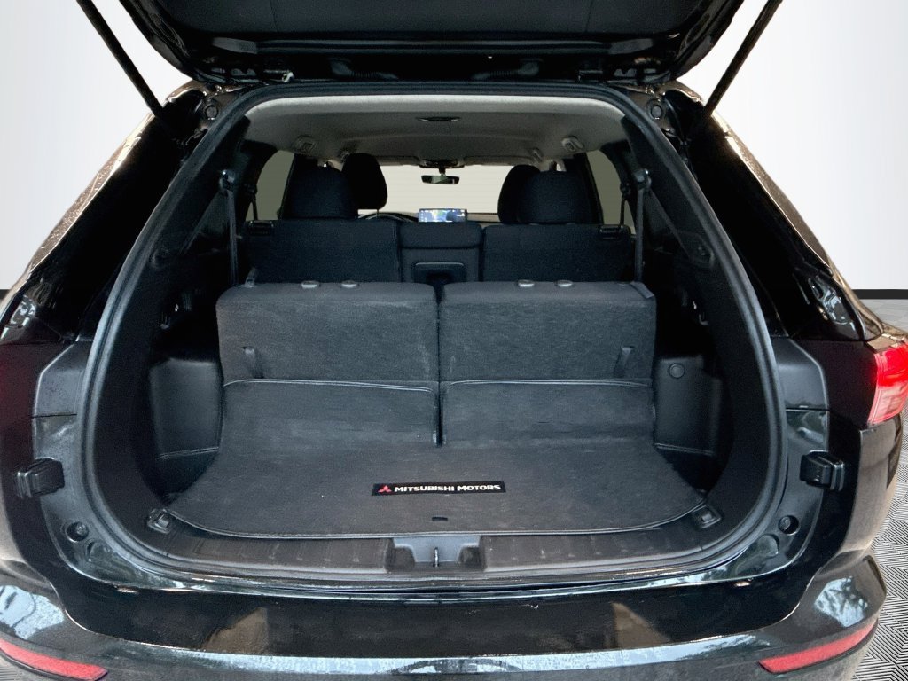 Used 2025 Mitsubishi Outlander ES AWD/4WD image 28