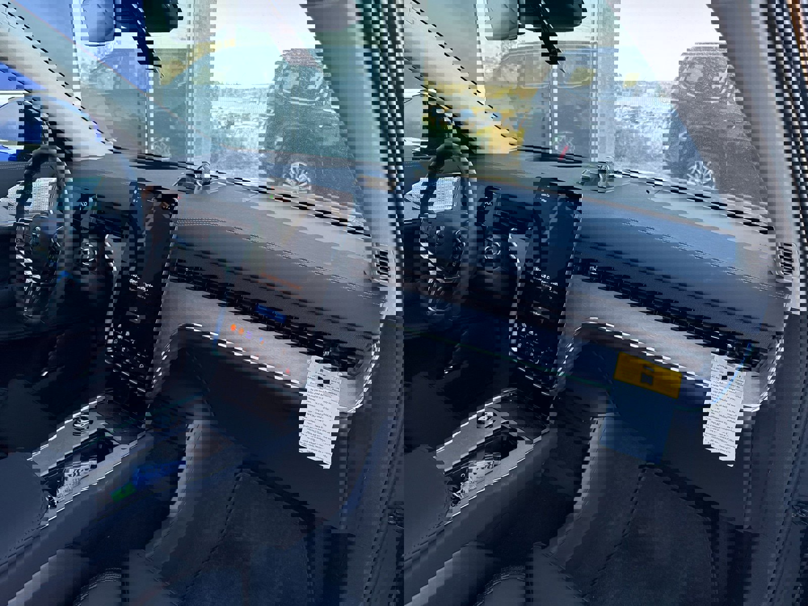 New 2025 Volvo EX90 Ultra image 17