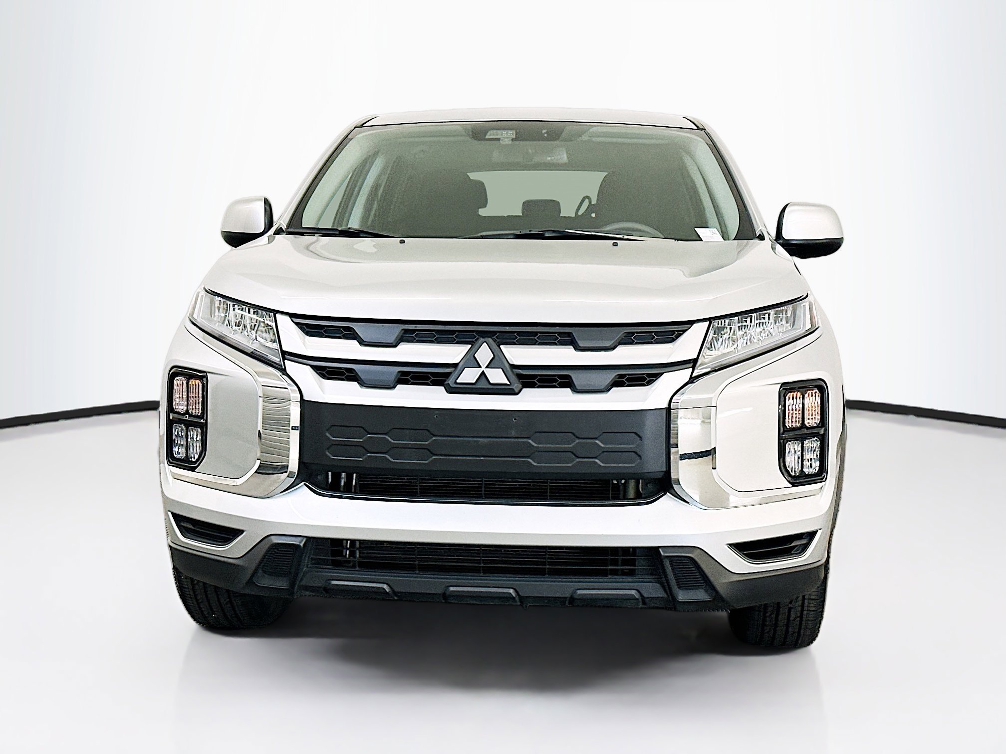 Used 2025 Mitsubishi Outlander Sport ES image 2