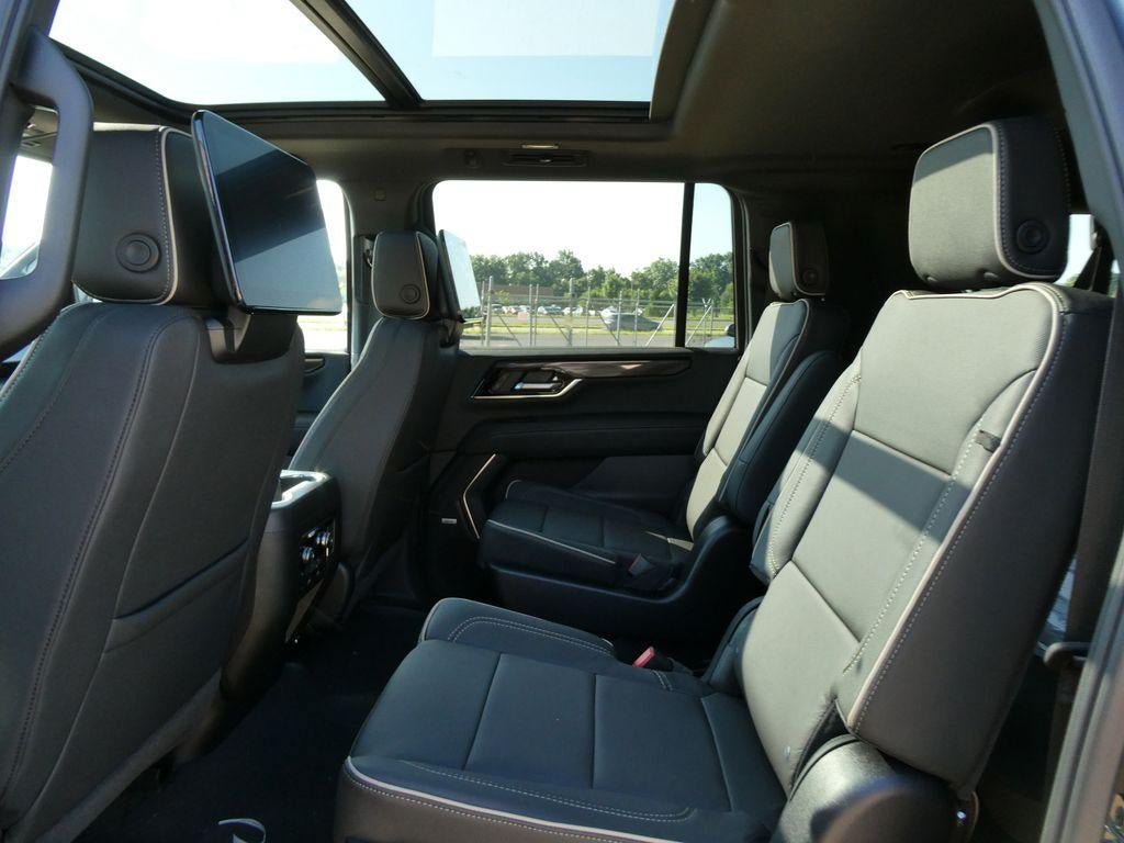 New 2026 GMC Yukon XL Elevation w/ Elevation Premium Package AWD/4WD image 15