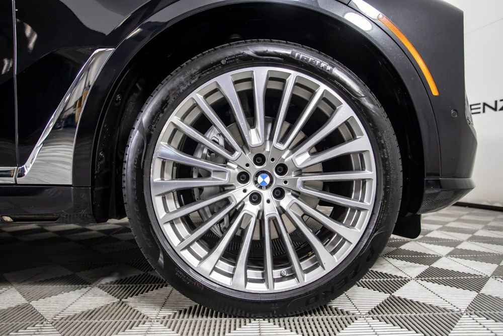 Used 2024 BMW X7 xDrive40i w/ Parking Assistance Package image 45