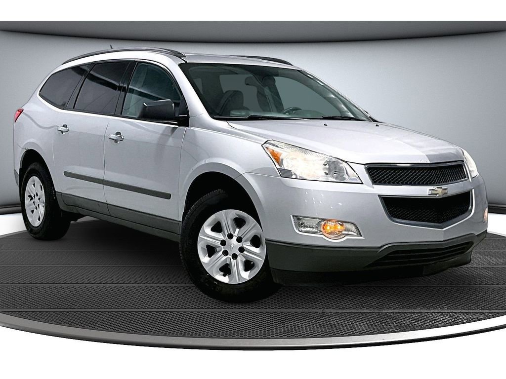 Used 2012 Chevrolet Traverse LS image 2