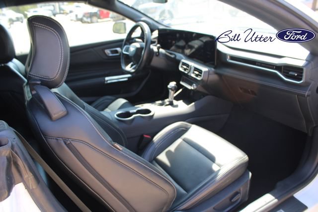 Used 2025 Ford Mustang Premium RWD image 15