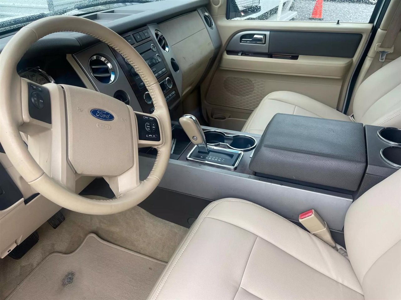 Used 2012 Ford Expedition XLT image 19