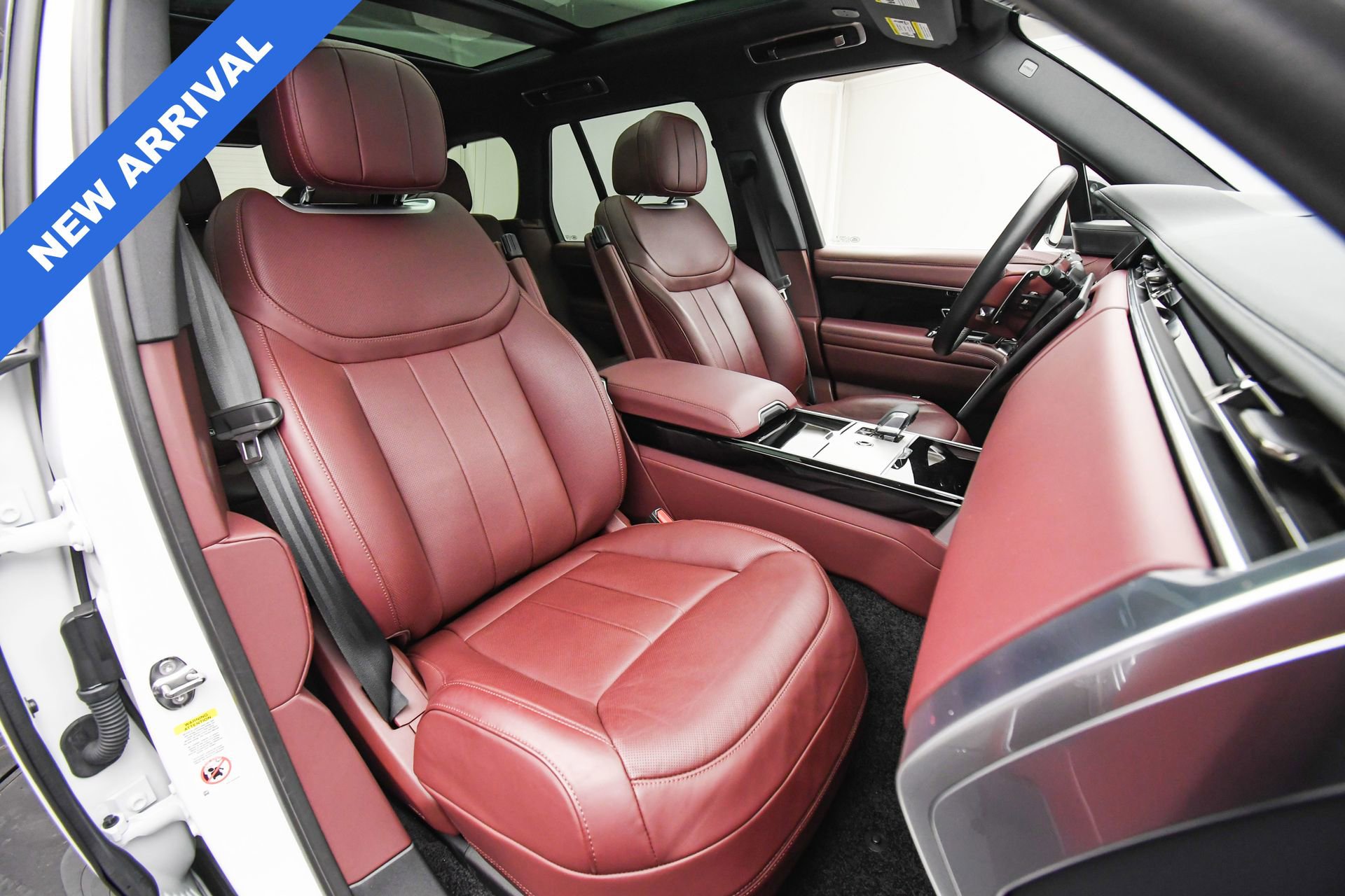 Used 2025 Land Rover Range Rover SE image 18