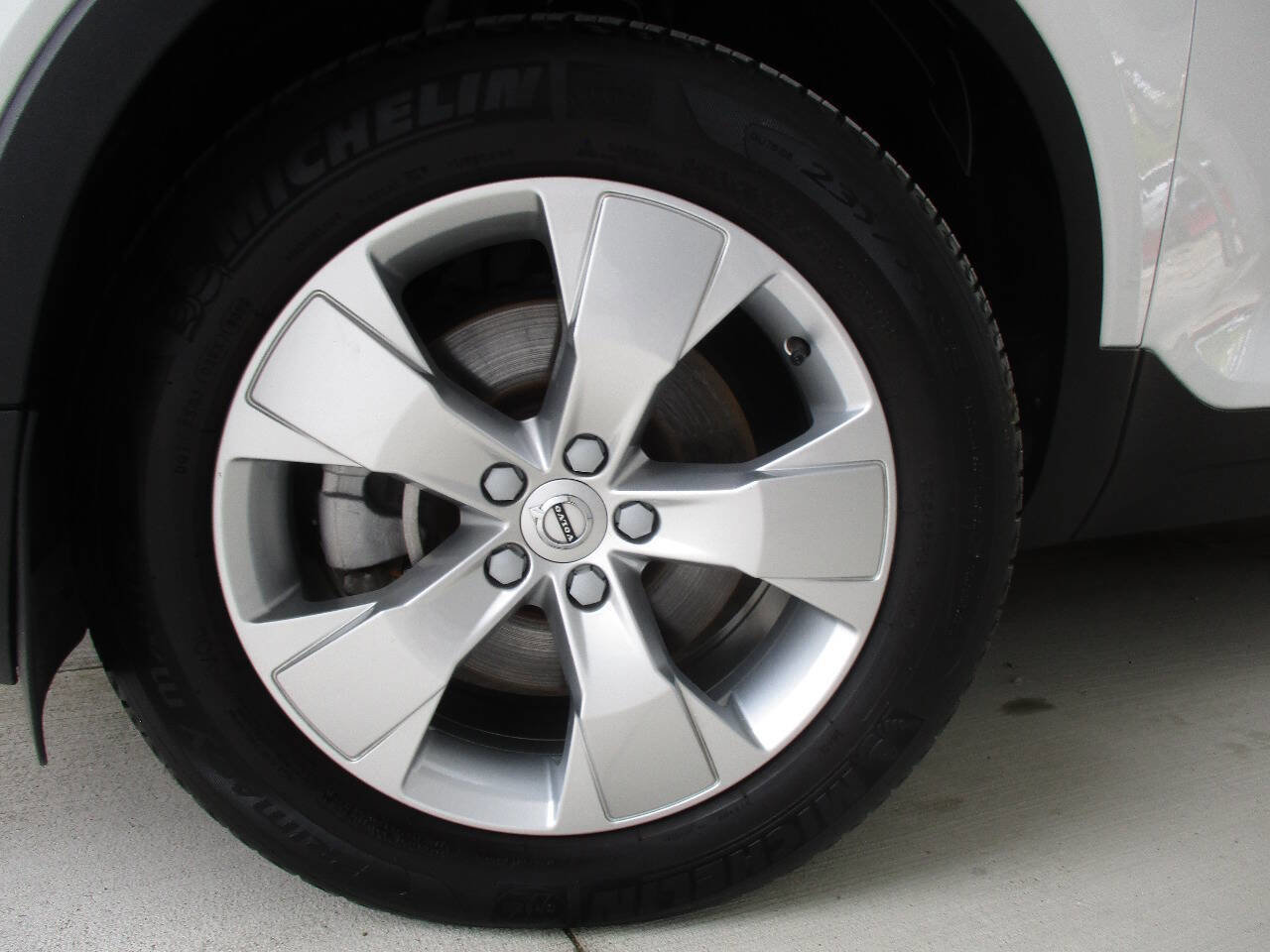 Used 2022 Volvo XC40 T5 Momentum image 67